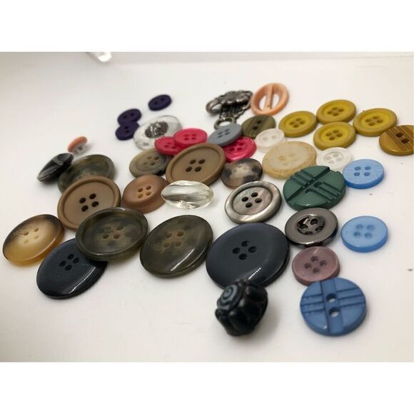 Vintage Buttons and Thimbles Assorted Lot - Picture 15 of 16